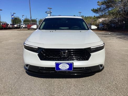 Used 2025 Honda Accord Touring image 2