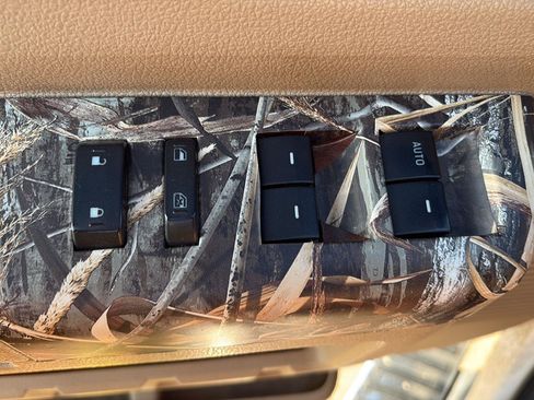 Used 2012 Ford F250 King Ranch w/ King Ranch w/Chrome Pkg AWD/4WD image 10
