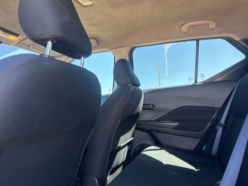 Used 2023 Nissan Kicks S image 33