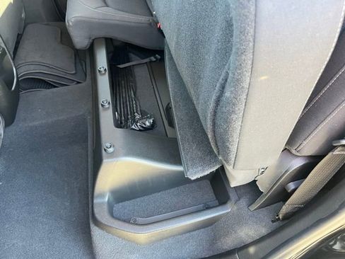 Used 2022 Chevrolet Colorado LT w/ Safety Package RWD image 38