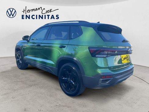 Certified 2025 Volkswagen Taos SE image 3