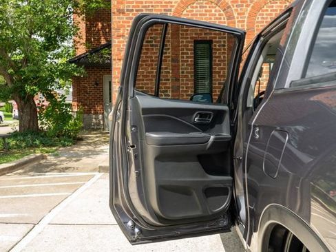 Used 2017 Honda Ridgeline RTL-T image 28
