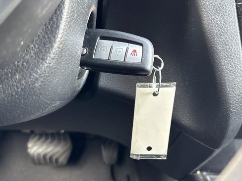 Used 2018 Nissan Rogue S FWD image 22