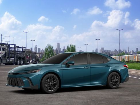 New 2026 Toyota Camry SE FWD image 2
