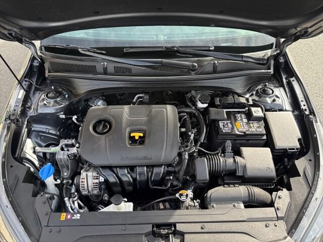 Used 2022 Kia Forte LXS FWD image 18