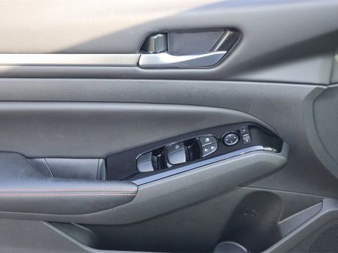 Certified 2024 Nissan Altima 2.5 SR image 14