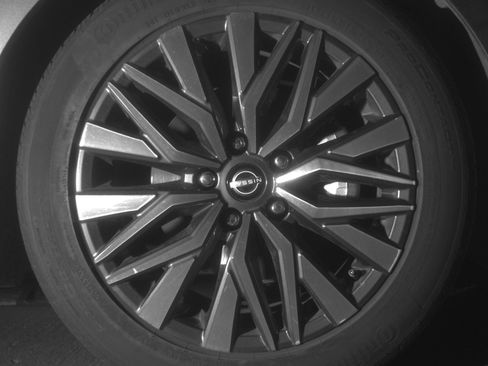 Used 2025 Nissan Altima 2.5 SV FWD image 13