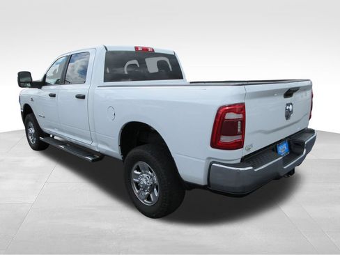 Used 2024 RAM 2500 Big Horn AWD/4WD image 3