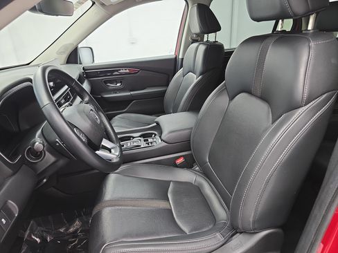 Used 2024 Honda Pilot Touring image 16