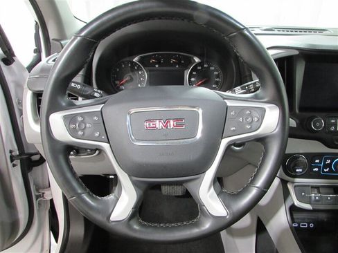 Used 2023 GMC Terrain SLT image 19