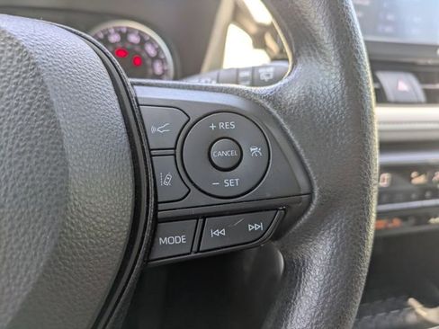 Used 2021 Toyota RAV4 XLE FWD image 25