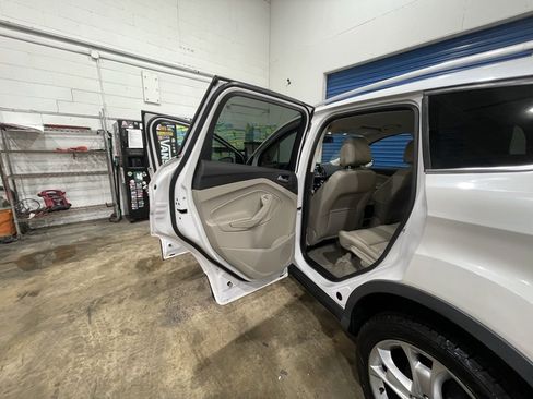Used 2015 Ford Escape Titanium image 26
