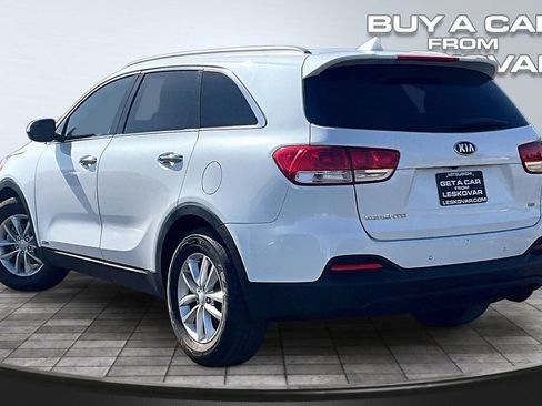 Used 2016 Kia Sorento AWD w/ LX Convenience Package image 2