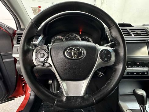 Used 2014 Toyota Camry SE image 16