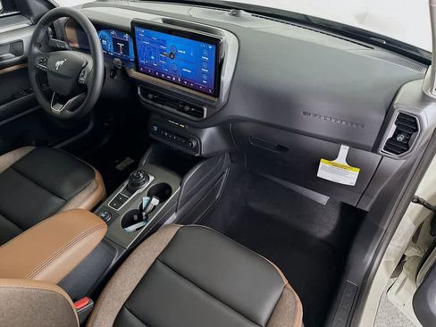 Used 2025 Ford Bronco Sport Outer Banks w/ Outer Banks Tech Package+ AWD/4WD image 33