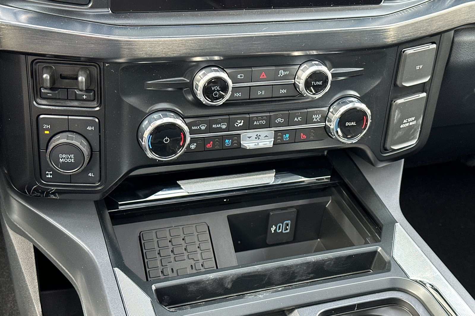 New 2025 Ford F250 Lariat w/ Lariat Ultimate Package AWD/4WD image 21