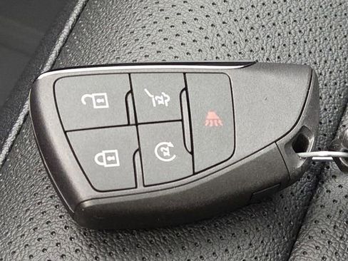 New 2026 Chevrolet Equinox EV LT image 38