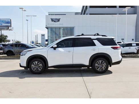 Used 2025 Nissan Pathfinder SV w/ Cargo Package image 3