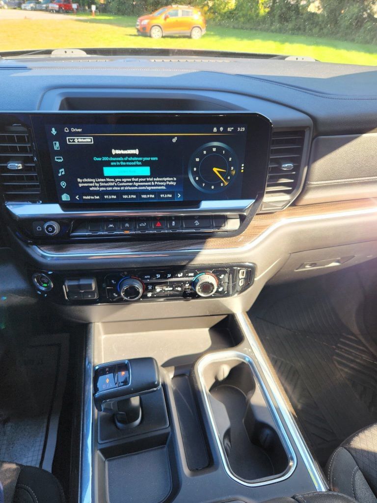 Used 2024 Chevrolet Silverado 1500 RST w/ Convenience Package II AWD/4WD image 14