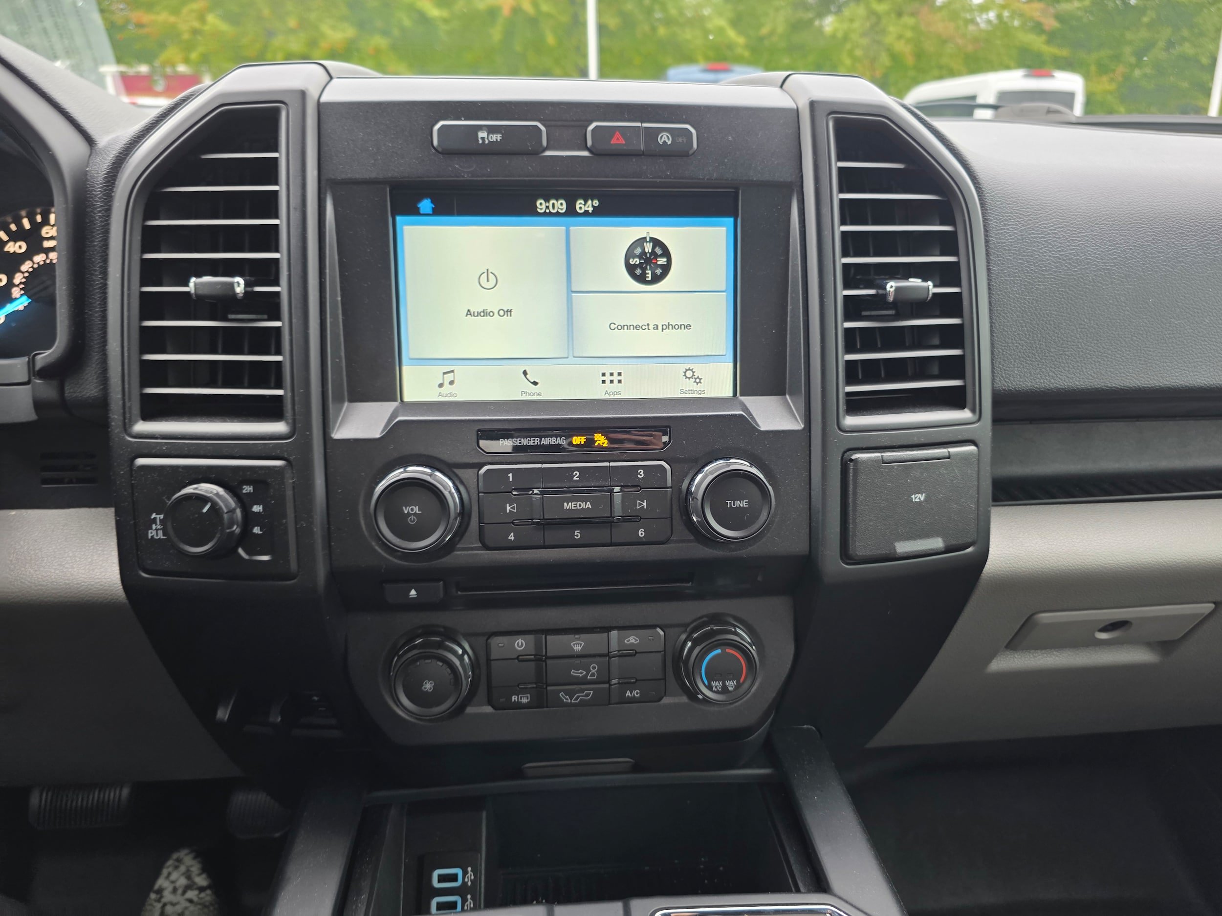 Used 2018 Ford F150 XL w/ Equipment Group 101A Mid AWD/4WD image 13