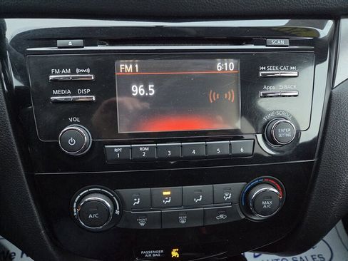 Used 2016 Nissan Rogue SV image 20