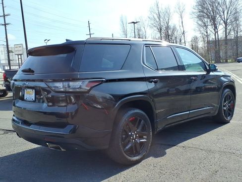 Used 2021 Chevrolet Traverse Premier w/ Redline Edition AWD/4WD image 6