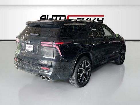Used 2026 Chevrolet Traverse High Country FWD image 7