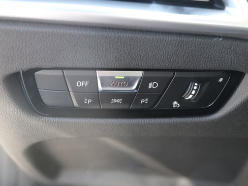 Certified 2025 BMW 330i Sedan w/ Premium Package image 25