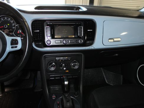 Used 2012 Volkswagen Beetle 2.5 FWD image 12