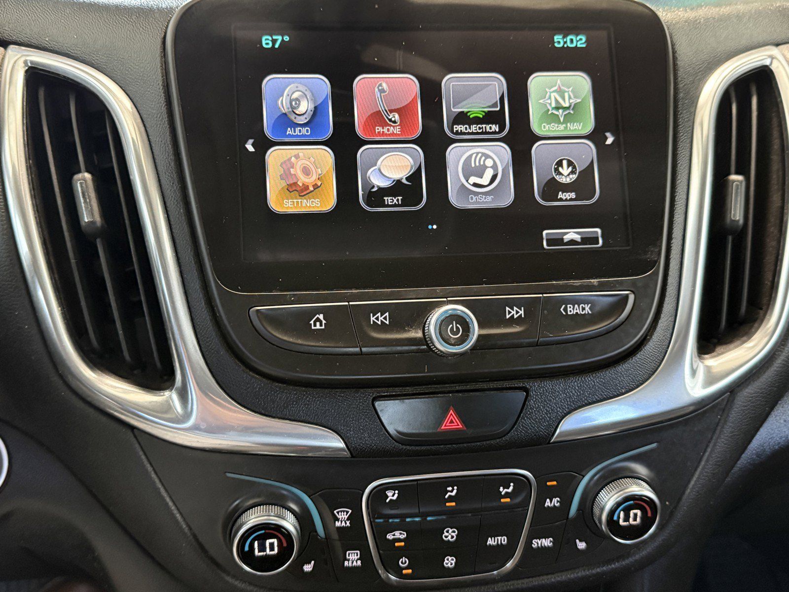 Used 2018 Chevrolet Equinox LT w/ Sun & Infotainment Package FWD image 14