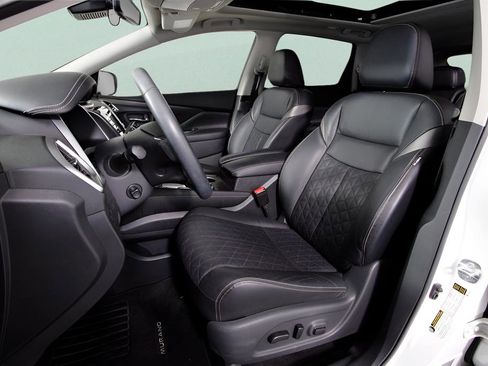 Used 2024 Nissan Murano Platinum w/ Cargo Package image 10