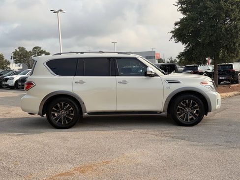 Used 2017 Nissan Armada Platinum w/ Interior Lighting Package RWD image 4