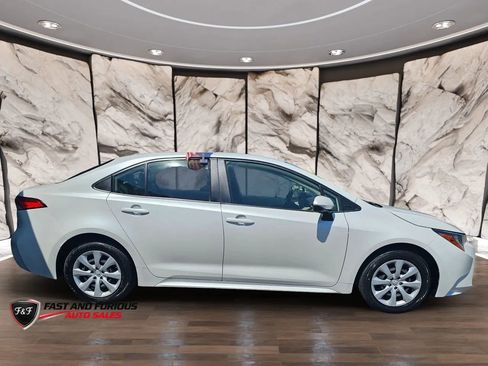 Used 2023 Toyota Corolla LE FWD image 5