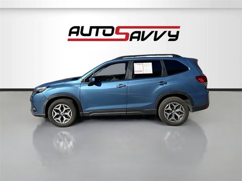 Used 2024 Subaru Forester Premium image 4