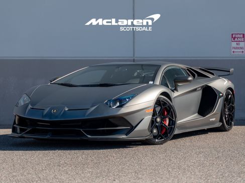 Used 2020 Lamborghini Aventador SVJ AWD/4WD image 2