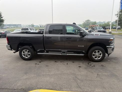 Used 2026 RAM 2500 Big Horn AWD/4WD image 2