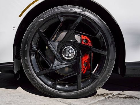 Used 2025 Rolls-Royce Spectre Black Badge image 3