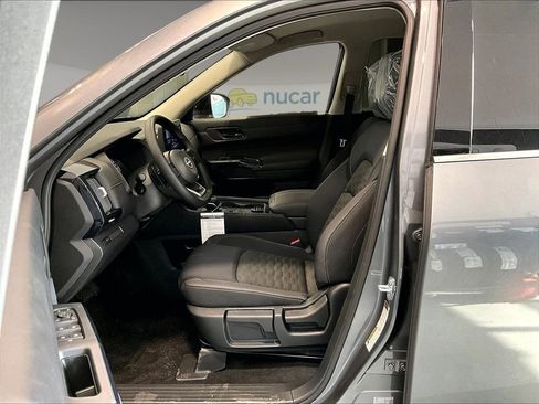 New 2026 Nissan Pathfinder S image 9