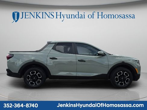 Used 2024 Hyundai Santa Cruz SE AWD/4WD image 3