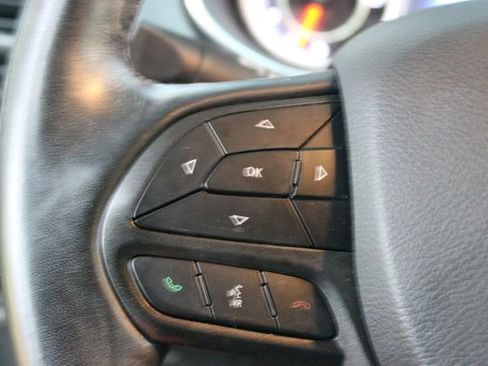 Used 2020 Jeep Cherokee Trailhawk w/ Comfort & Convenience Group AWD/4WD image 14