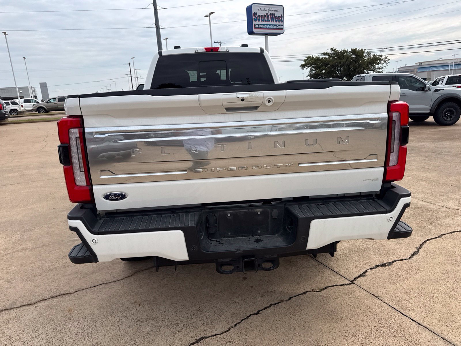 Used 2026 Ford F250 Platinum w/ Platinum Plus Package AWD/4WD image 6