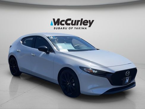 Used 2024 MAZDA MAZDA3 s FWD image 3