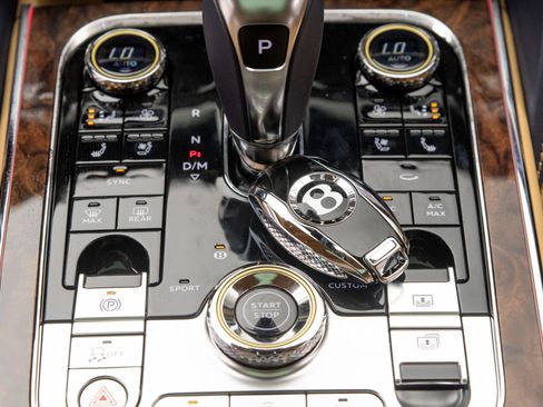 New 2026 Bentley Flying Spur Plug-In Hybrid AWD/4WD image 22