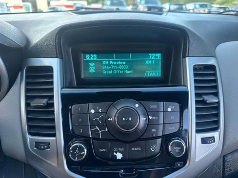 Used 2013 Chevrolet Cruze LS image 19