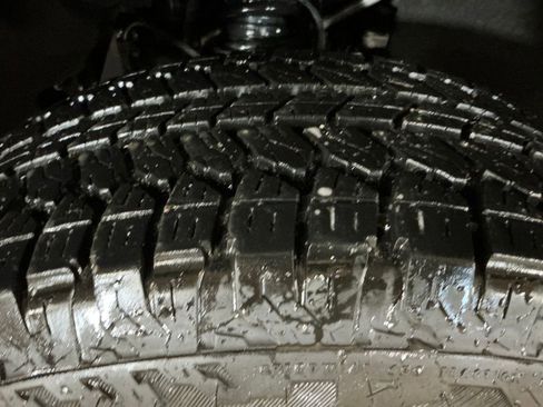 Certified 2025 GMC Canyon Denali image 12