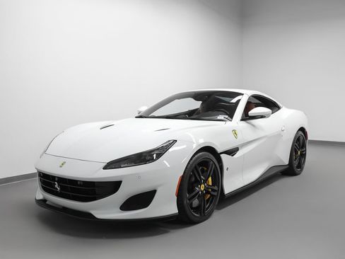 Certified 2019 Ferrari Portofino RWD image 80