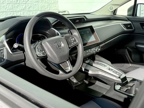 Used 2018 Honda Clarity Plug-In Hybrid image 12