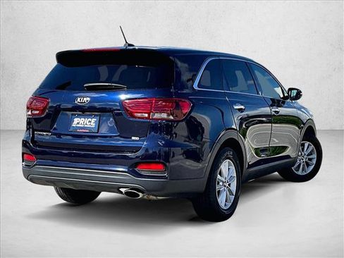 Used 2020 Kia Sorento LX FWD image 2