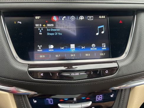 Used 2018 Cadillac XT5 Luxury w/ Driver Awareness Package AWD/4WD image 14