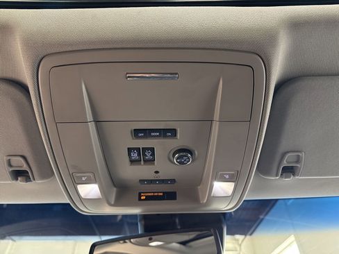 Used 2017 GMC Yukon Denali AWD/4WD image 21